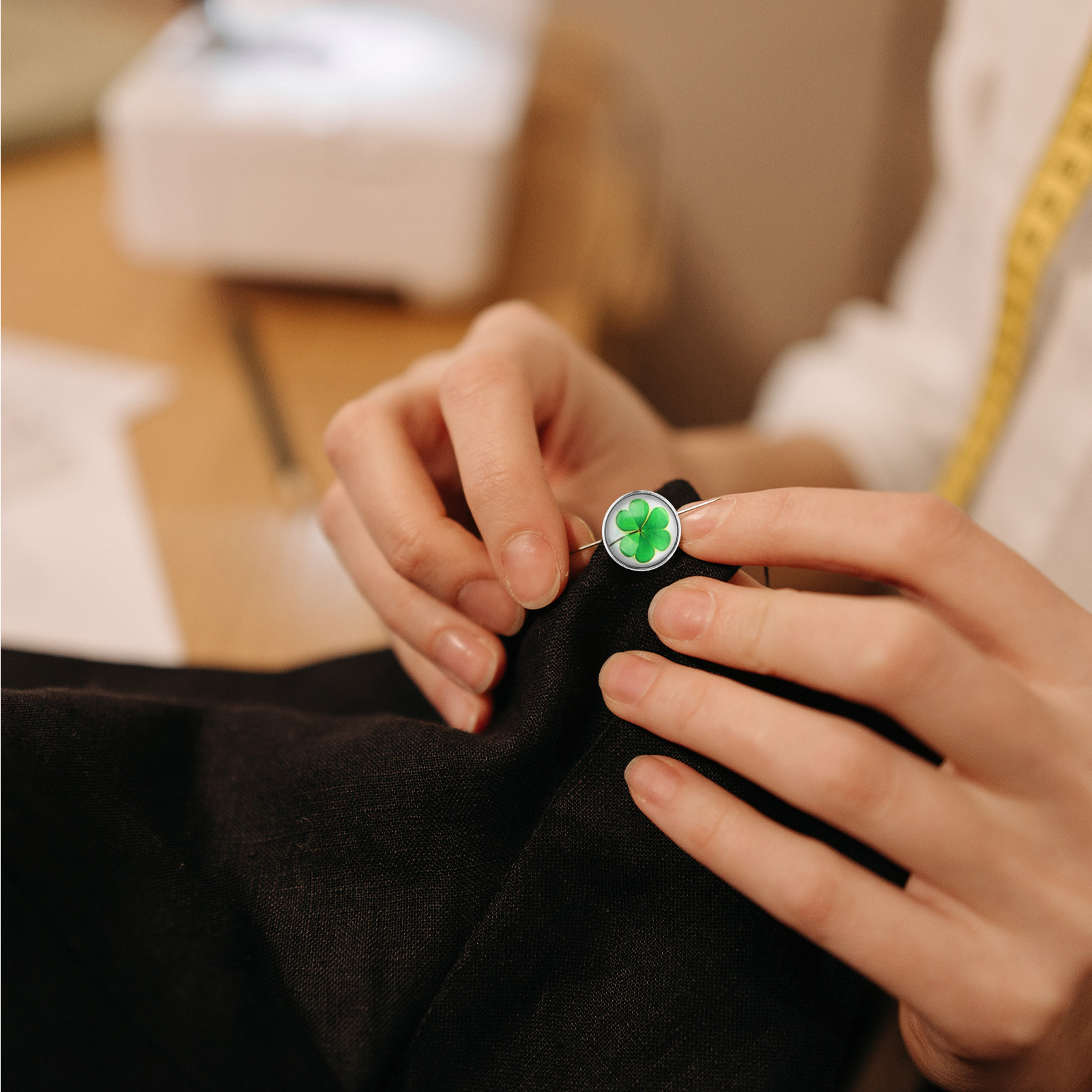 2Pcs Elegant Clover Cufflinks  - огляд і ціна Men'S Grooming Day